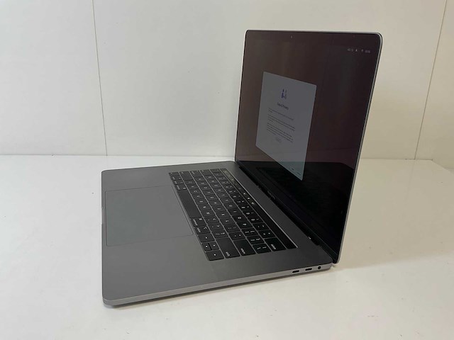 Apple macbook pro 15.4”, core(tm) i7 9th gen, 32 gb ram, 256 gb nvme, amd radeon pro 555x 4gb laptop - afbeelding 3 van  7