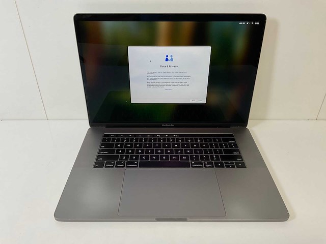 Apple macbook pro 15.4”, core(tm) i7 9th gen, 32 gb ram, 256 gb nvme, amd radeon pro 555x 4gb laptop - afbeelding 1 van  7