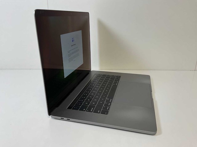 Apple macbook pro 15.4”, core(tm) i7 9th gen, 32 gb ram, 256 gb nvme, amd radeon pro 555x 4gb laptop - afbeelding 2 van  7