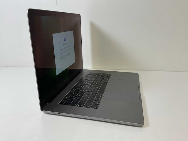 Apple macbook pro 15.4”, core(tm) i7 9th gen, 32 gb ram, 256 gb nvme, amd radeon pro 555x 4gb laptop - afbeelding 2 van  7