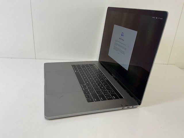 Apple macbook pro 15.4”, core(tm) i7 9th gen, 32 gb ram, 256 gb nvme, amd radeon pro 555x 4gb laptop - afbeelding 3 van  8