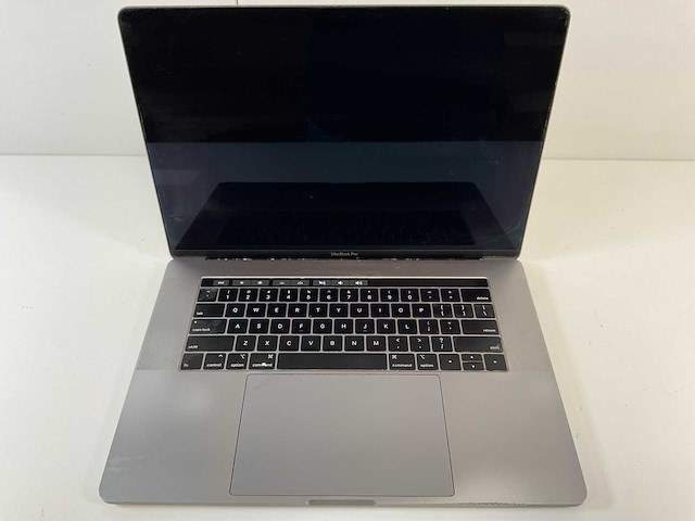 Apple macbook pro 15.4”, core(tm) i7 9th gen, 32 gb ram, 256 gb nvme laptop - afbeelding 1 van  7