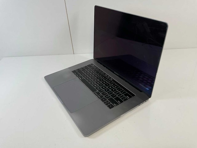 Apple macbook pro 15.4”, core(tm) i7 9th gen, 32 gb ram, 256 gb nvme laptop - afbeelding 3 van  7