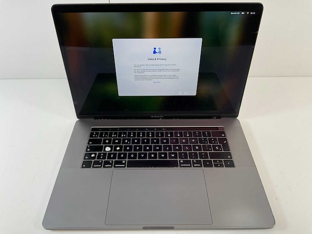 Apple macbook pro 15.4”, core(tm) i7 9th gen, 32 gb ram, 256 gb nvme laptop - afbeelding 1 van  7