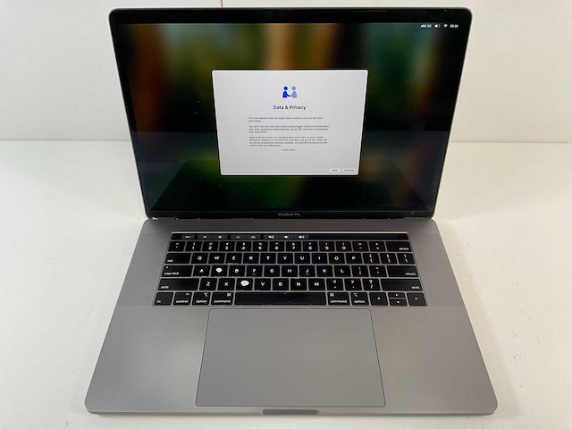 Apple macbook pro 15.4”, core(tm) i7 9th gen, 32 gb ram, 256 gb nvme laptop - afbeelding 1 van  7