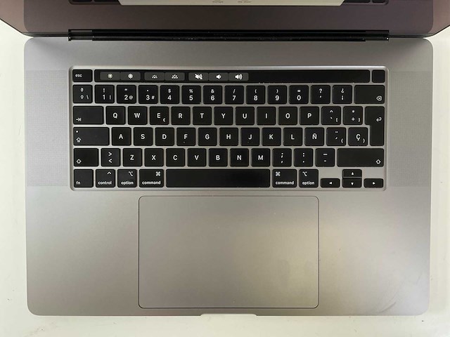 Apple macbook pro 15.4”, core(tm) i7 9th gen, 32 gb ram, 500 gb nvme, amd radeon pro 5300m 4 gb laptop - afbeelding 3 van  6