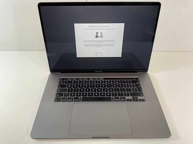 Apple macbook pro 15.4”, core(tm) i7 9th gen, 32 gb ram, 500 gb nvme, amd radeon pro 5300m 4 gb laptop - afbeelding 1 van  7