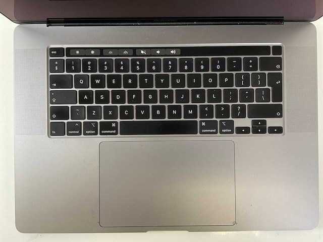 Apple macbook pro 15.4”, core(tm) i7 9th gen, 32 gb ram, 500 gb nvme, amd radeon pro 5300m 4 gb laptop - afbeelding 4 van  7