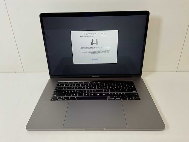 Apple macbook pro 15.4”, core(tm) i9 8th gen, 16 gb ram, 500 gb nvme, amd radeon pro 560x 4 gb laptop - afbeelding 1 van  7
