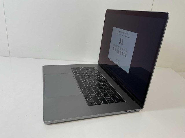 Apple macbook pro 15.4”, core(tm) i9 8th gen, 16 gb ram, 500 gb nvme, amd radeon pro 560x 4 gb laptop - afbeelding 3 van  7