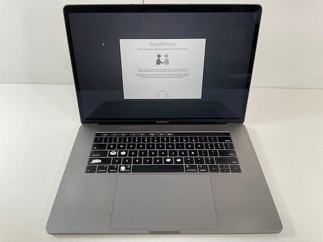 Apple macbook pro 15.4”, core(tm) i9 8th gen, 16 gb ram, 500 gb nvme, amd radeon pro 560x 4 gb laptop - afbeelding 1 van  7