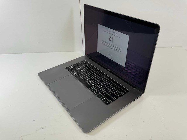 Apple macbook pro 15.4”, core(tm) i9 8th gen, 16 gb ram, 500 gb nvme, amd radeon pro 560x 4 gb laptop - afbeelding 3 van  7