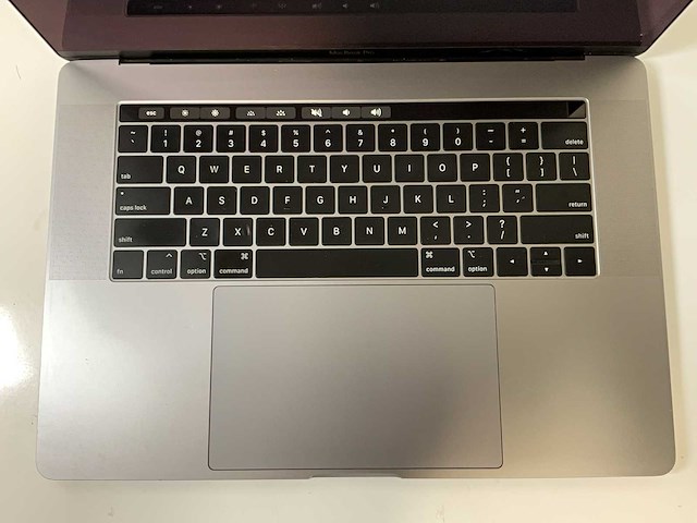 Apple macbook pro 15.4”, core(tm) i9 8th gen, 16 gb ram, 500 gb nvme, amd radeon rx pro 560x 4 gb laptop - afbeelding 4 van  8