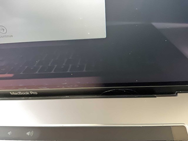 Apple macbook pro 15.4”, core(tm) i9 8th gen, 16 gb ram, 500 gb nvme, amd radeon rx pro 560x 4 gb laptop - afbeelding 8 van  8