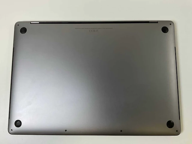 Apple macbook pro 15.4”, core(tm) i9 8th gen, 32 gb ram, 1 tb nvme, amd radeon rx pro 560x 4gb laptop - afbeelding 6 van  7