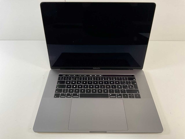 Apple macbook pro 15.4”, core(tm) i9 8th gen, 32 gb ram, 500 gb nvme laptop - afbeelding 1 van  7