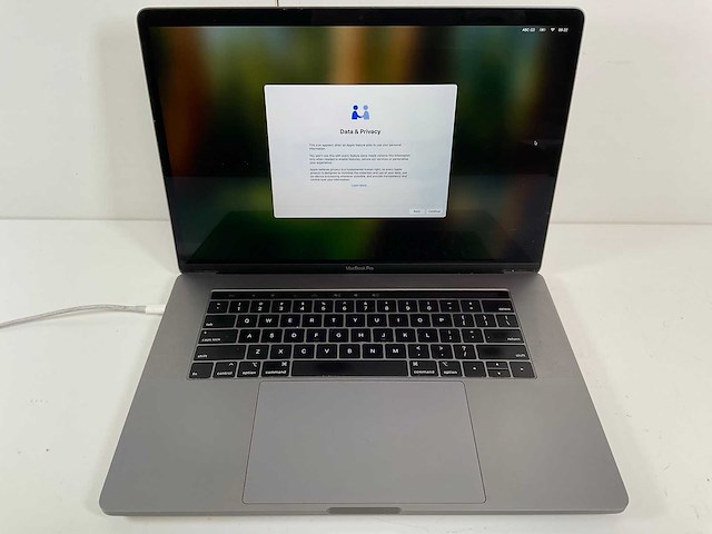 Apple macbook pro 15.4”, core(tm) i9 8th gen, 32 gb ram, 500 gb nvme laptop - afbeelding 1 van  7