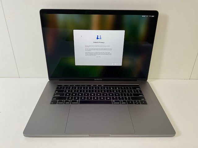 Apple macbook pro 15.4”, core(tm) i9 8th gen, 32 gb ram, 512 gb nvme, amd radeon pro 560x 4gb laptop - afbeelding 1 van  7