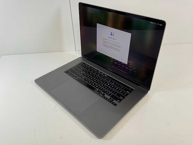 Apple macbook pro 15.4”, core(tm) i9 9th gen, 32 gb ram, 1 tb nvme, amd radeon pro 5500m 8 gb laptop - afbeelding 3 van  7