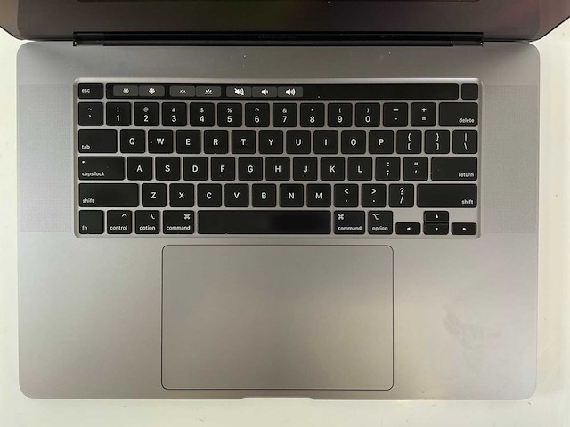 Apple macbook pro 15.4”, core(tm) i9 9th gen, 32 gb ram, 1 tb nvme, amd radeon pro 5500m 8 gb laptop - afbeelding 4 van  7