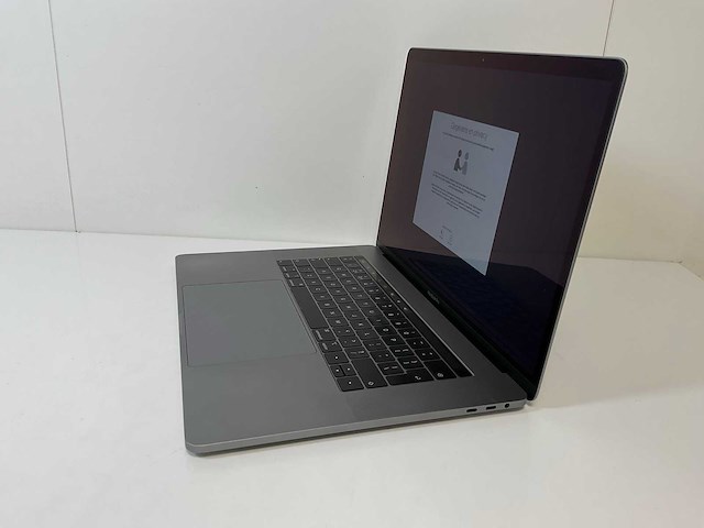 Apple macbook pro 15.4”, core(tm) i9 9th gen, 32 gb ram, 1 tb nvme, amd radeon pro vega 20 4 gb laptop - afbeelding 3 van  7