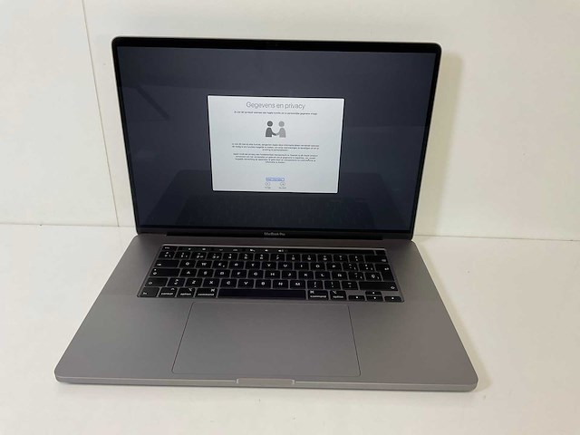 Apple macbook pro 15.4”, core(tm) i9 9th gen, 32 gb ram, 1 tb nvme amd radeon rx pro 5500m 4gb laptop - afbeelding 1 van  7
