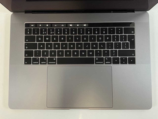 Apple macbook pro 15.4”, core(tm) i9 9th gen, 32 gb ram, 500 gb nvme, amd radeon rx 560x 4 gb laptop - afbeelding 4 van  7