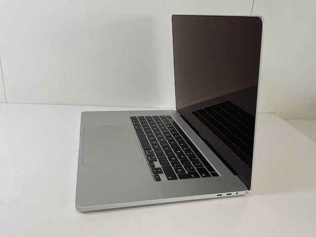 Apple macbook pro 15.4”, core(tm) i9 9th gen, 64 gb ram, 1 tb nvme, amd radeon pro 5500m 4 gb laptop - afbeelding 3 van  7