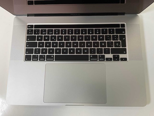 Apple macbook pro 15.4”, core(tm) i9 9th gen, 64 gb ram, 1 tb nvme, amd radeon pro 5500m 4 gb laptop - afbeelding 4 van  7