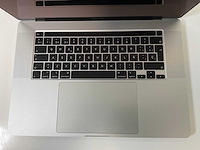 Apple macbook pro 15.4”, core(tm) i9 9th gen, 64 gb ram, 1 tb nvme, amd radeon pro 5500m 4 gb laptop - afbeelding 4 van  7