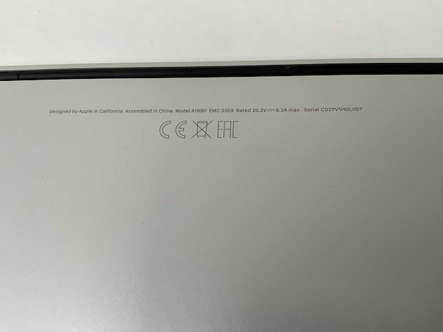 Apple macbook pro 15.4”, hexacore i7, 16 gb ram, 256 gb ssd, amd radeon pro 555x 4 gb laptop - afbeelding 7 van  7