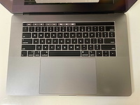 Apple macbook pro 15.4”, hexacore i7, 16 gb ram, 512 gb ssd, amd radeon pro 560x 4 gb laptop - afbeelding 4 van  7