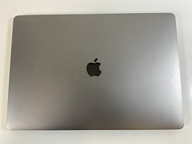 Apple macbook pro 15.4”, hexacore i7, 32 gb ram, 256 gb nvme, amd radeon pro 555x 4gb laptop - afbeelding 4 van  5