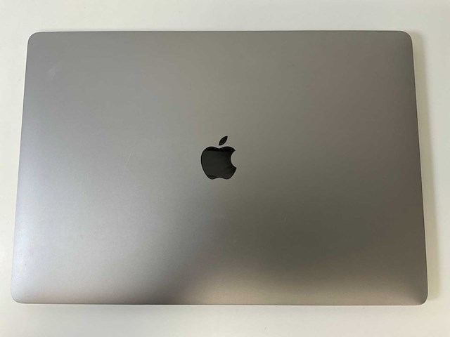 Apple macbook pro 15.4”, intel hexacore i7, 16 gb ram, 256 gb nvme, amd radeon pro 555x 4 gb laptop - afbeelding 7 van  9
