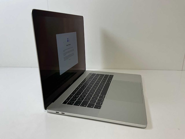 Apple macbook pro 15.4”, intel hexacore i7, 16 gb ram, 512 gb nvme, amd radeon pro 560x 4 gb laptop - afbeelding 2 van  6