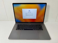 Apple macbook pro 15.4”, quadcore i7, 16 gb ram, 1 tb ssd, amd radeon pro 560 4 gb laptop - afbeelding 1 van  7