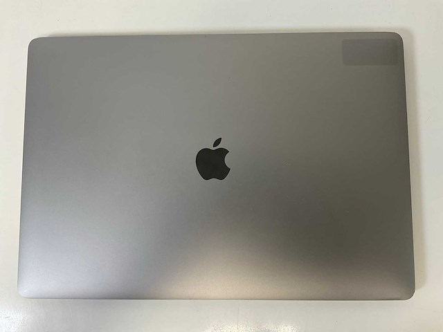 Apple macbook pro 15.4”, quadcore i7, 16 gb ram, 1 tb ssd, amd radeon pro 560 4 gb laptop - afbeelding 5 van  8
