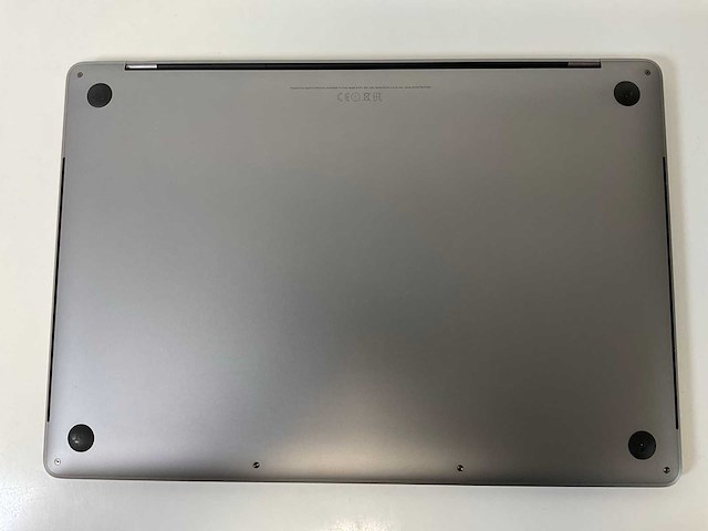 Apple macbook pro 15.4”, quadcore i7, 16 gb ram, 1 tb ssd, amd radeon pro 560 4 gb laptop - afbeelding 7 van  8