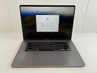Apple macbook pro 15,5”, hexacore i7, 16 gb ram, 512 gb nvme, amd radeon pro 5300m 4gb laptop - afbeelding 1 van  7