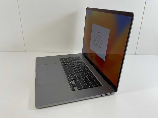 Apple macbook pro 15,5”, hexacore i7, 16 gb ram, 512 gb nvme, amd radeon pro 5300m 4gb laptop - afbeelding 3 van  7