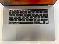 Apple macbook pro 15,5”, hexacore i7, 16 gb ram, 512 gb nvme, amd radeon pro 5300m 4gb laptop - afbeelding 4 van  7