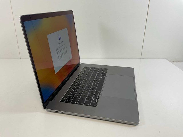 Apple macbook pro 15,5”, hexacore i7, 16 gb ram, 512 gb nvme, amd radeon pro 555x 4gb laptop - afbeelding 2 van  7