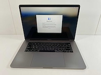 Apple macbook pro 15,5”, hexacore i7, 16 gb ram, 512 gb nvme, amd radeon pro 555x 4gb laptop - afbeelding 1 van  7