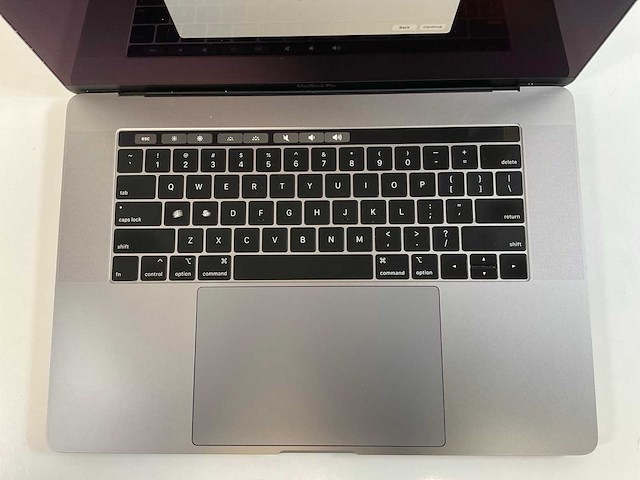 Apple macbook pro 15,5”, hexacore i7, 16 gb ram, 512 gb nvme, amd radeon pro 555x 4gb laptop - afbeelding 4 van  7