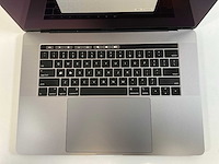 Apple macbook pro 15,5”, hexacore i7, 16 gb ram, 512 gb nvme, amd radeon pro 555x 4gb laptop - afbeelding 4 van  7