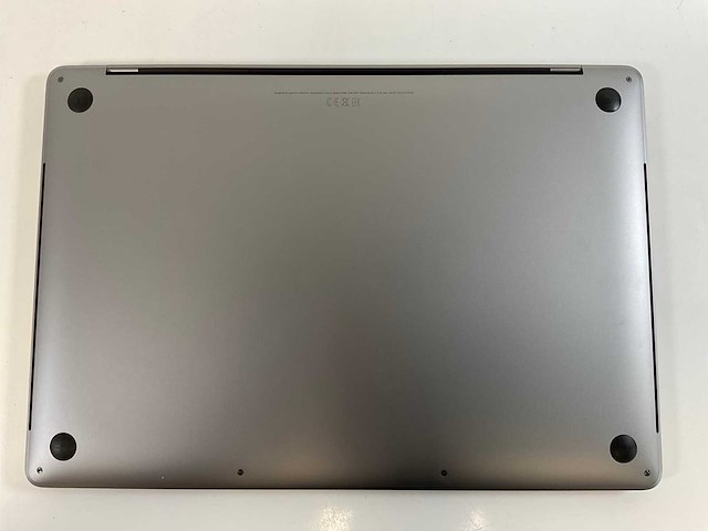 Apple macbook pro 15,5”, hexacore i7, 16 gb ram, 512 gb nvme, amd radeon pro 555x 4gb laptop - afbeelding 6 van  7