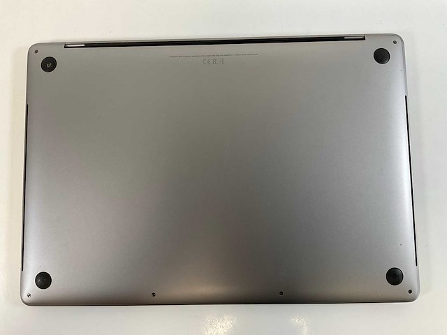 Apple macbook pro 15,5”, hexacore i7, 16 gb ram, 512 gb nvme, amd radeon pro 555x 4gb laptop - afbeelding 6 van  8
