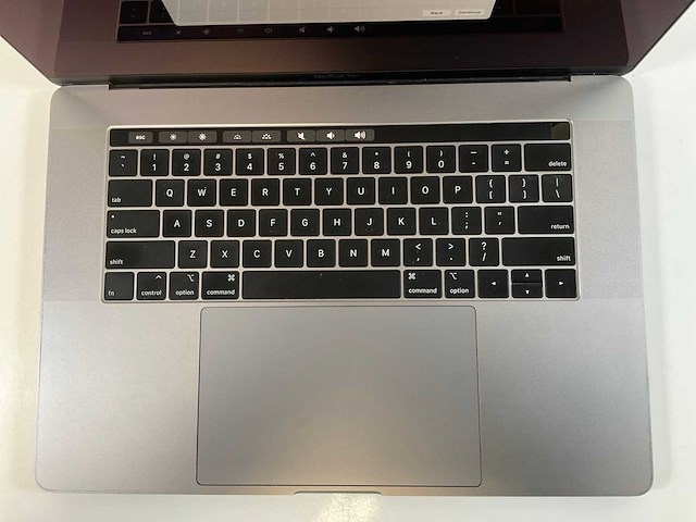 Apple macbook pro 15,5”, hexacore i7, 16 gb ram, 512 gb nvme, amd radeon pro 555x 4gb laptop - afbeelding 3 van  6