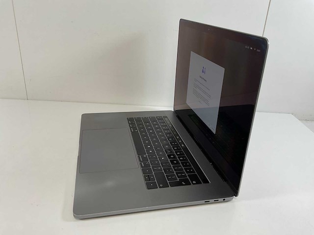 Apple macbook pro 15,5”, hexacore i7, 16 gb ram, 512 gb nvme, amd radeon pro 555x 4gb laptop - afbeelding 3 van  7