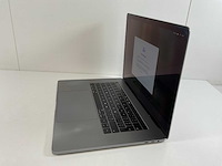 Apple macbook pro 15,5”, hexacore i7, 16 gb ram, 512 gb nvme, amd radeon pro 555x 4gb laptop - afbeelding 3 van  7
